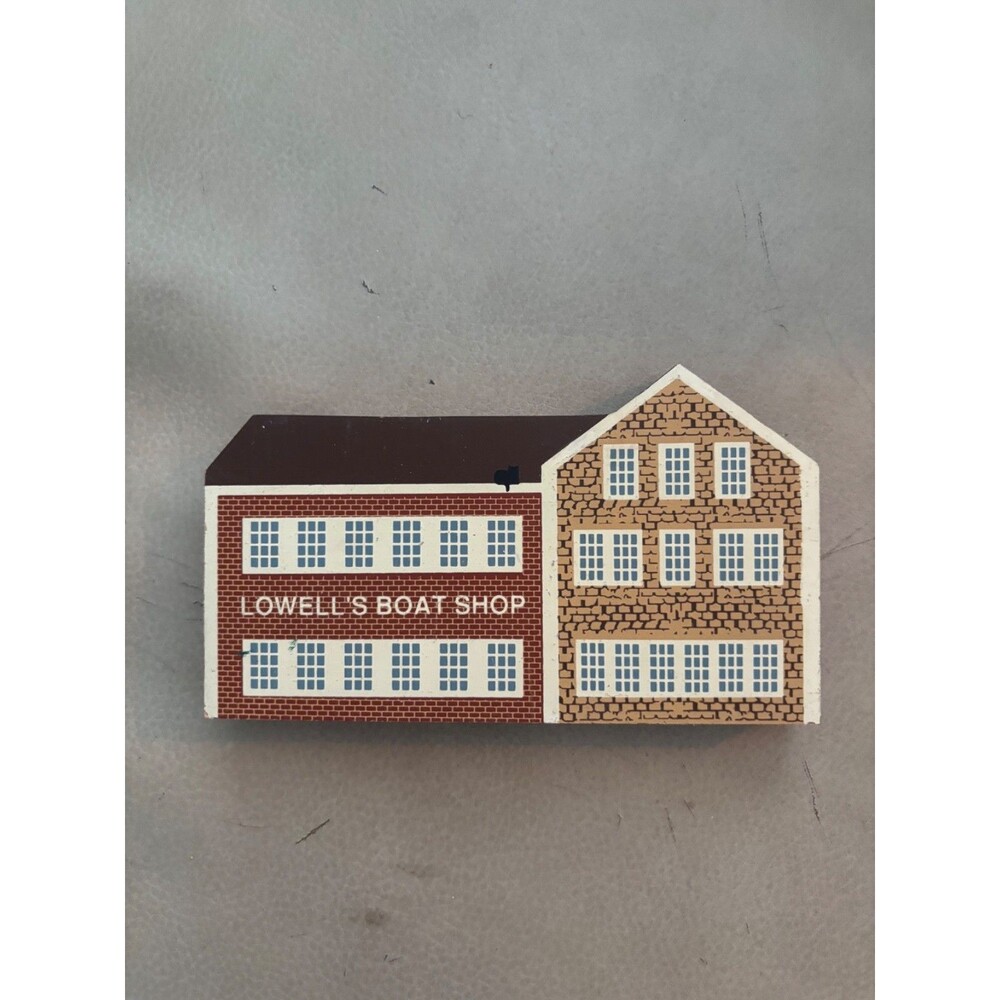Cat's Meow Village Waterfront Series Lowell's Boat Shop Amesbury Massachusetts